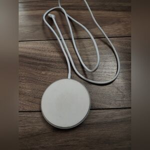 White Wireless Charger with USB C Cable Wire